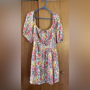 NWT - Old Navy Floral Puff-Sleeve Summer Dress in Multicolor